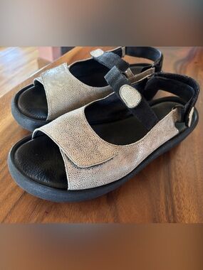 Wolky Womens 41 Metallic Silver and Black Adjustable Sandals